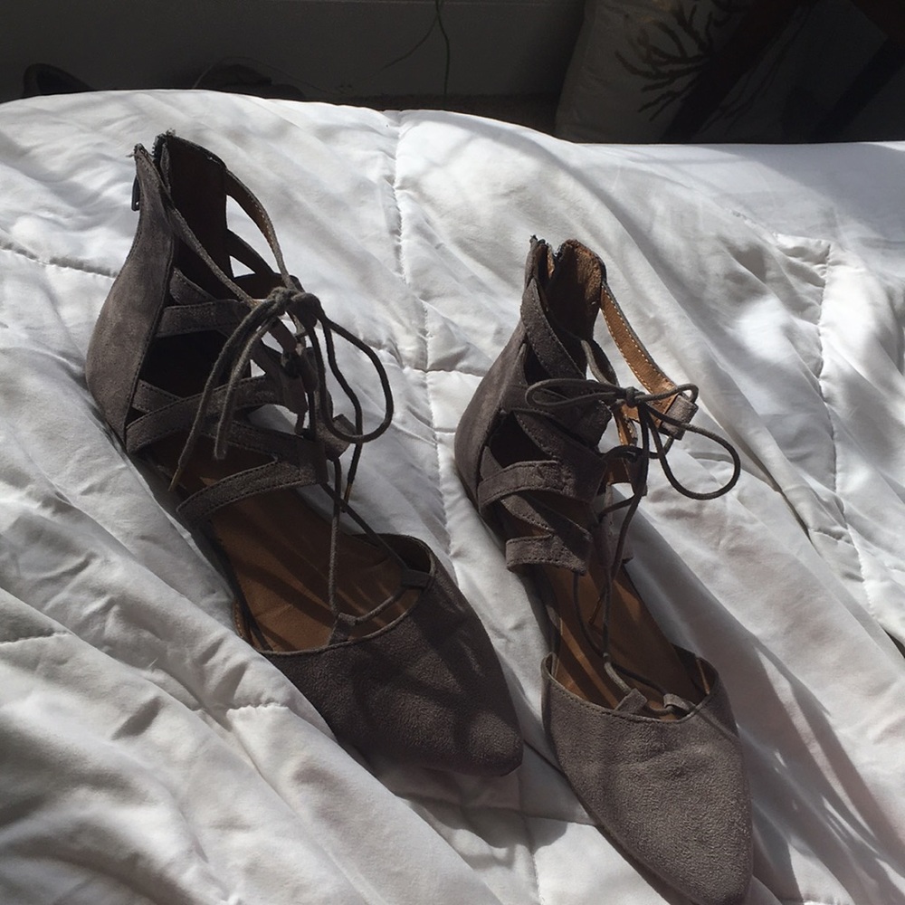 Sandal shoes